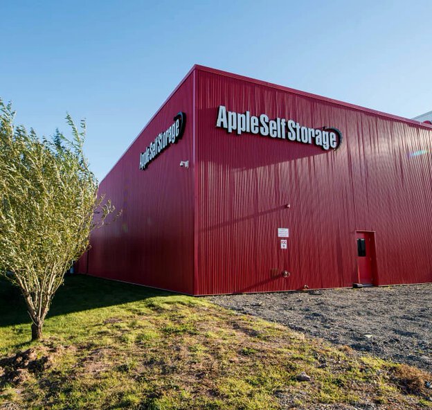 Apple Self Storage, Oakville, Ontario