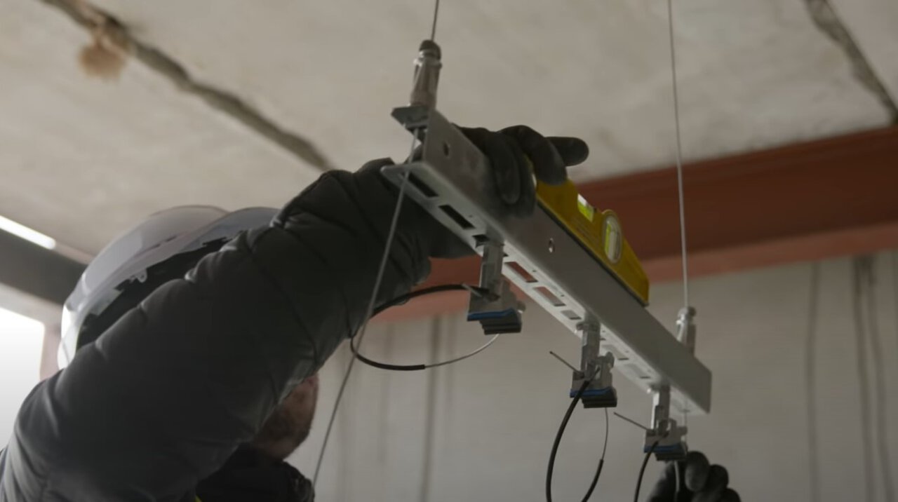 Adjustable Pipe Clamps 